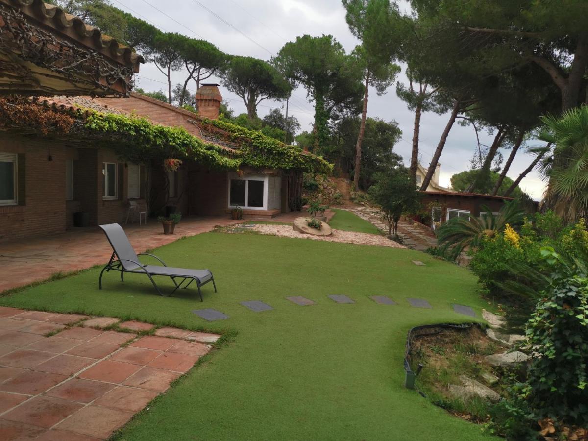 Villa Maresme & Villa Rosa Mataro Bagian luar foto