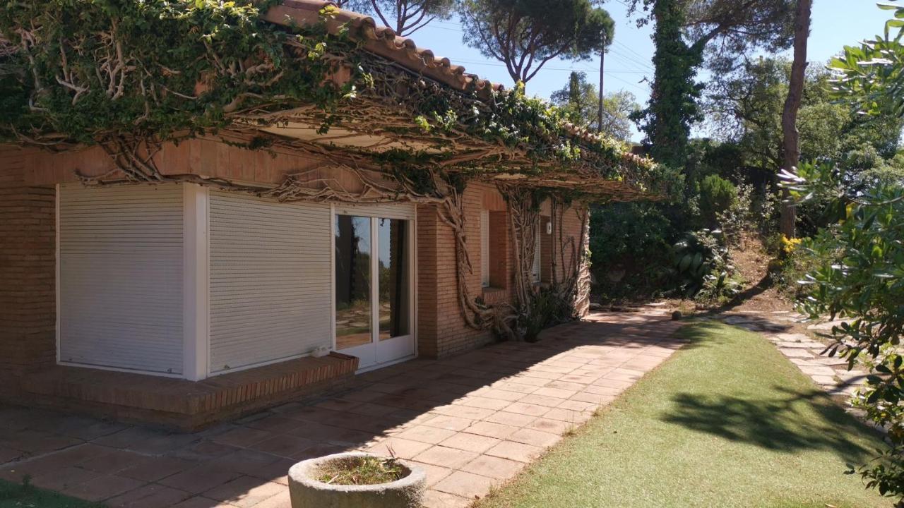 Villa Maresme & Villa Rosa Mataro Bagian luar foto