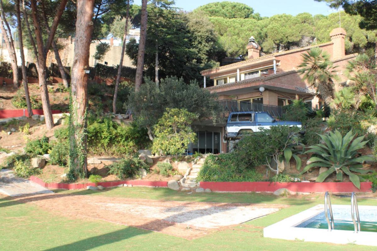 Villa Maresme & Villa Rosa Mataro Bagian luar foto