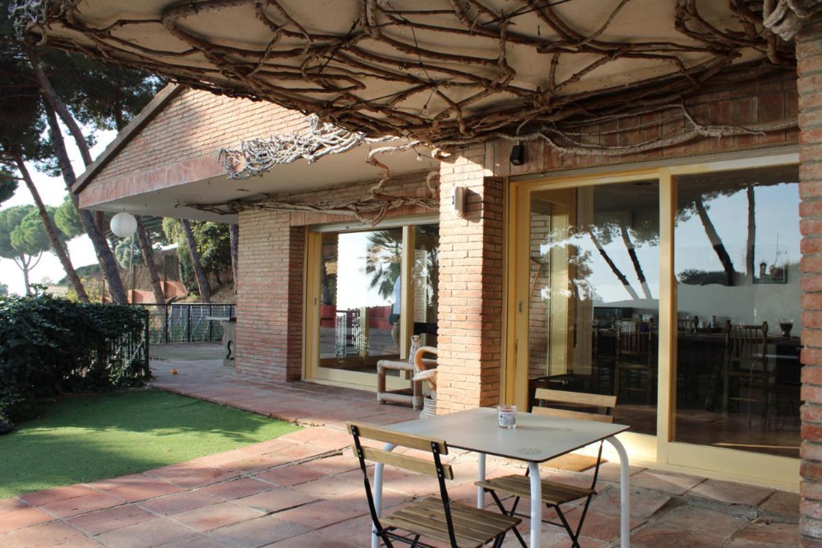 Villa Maresme & Villa Rosa Mataro Bagian luar foto