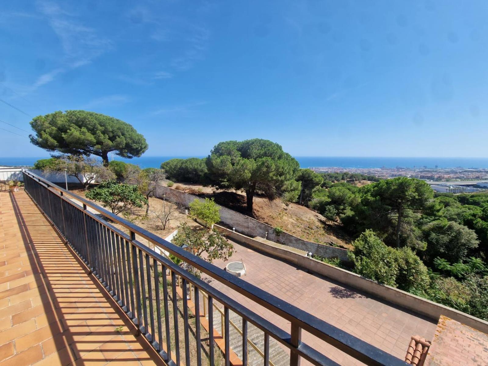 Villa Maresme & Villa Rosa Mataro Bagian luar foto