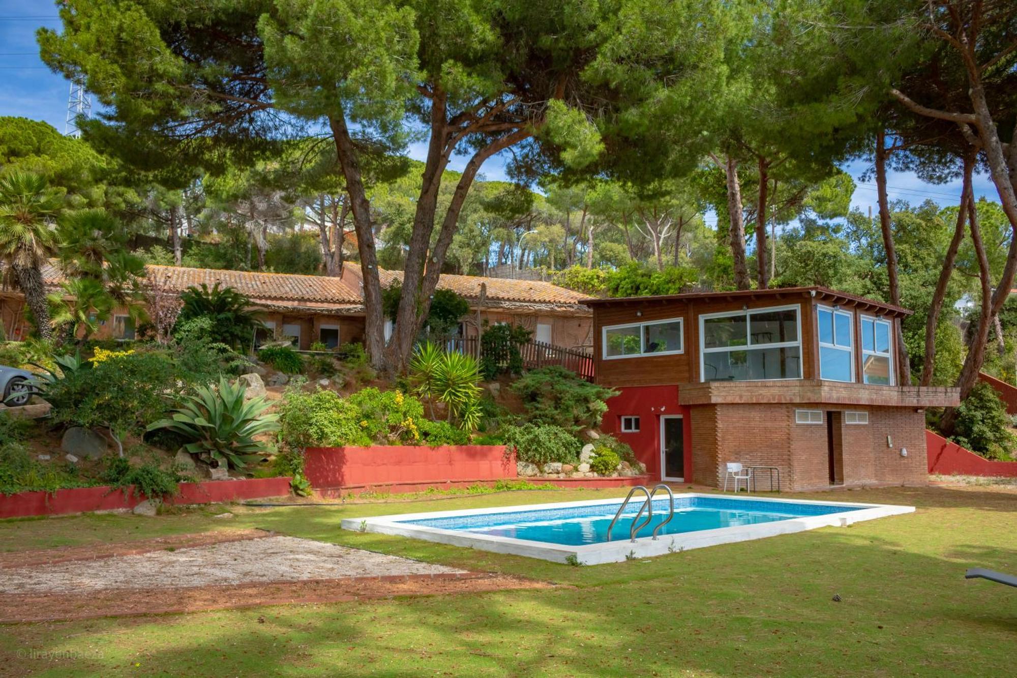 Villa Maresme & Villa Rosa Mataro Bagian luar foto
