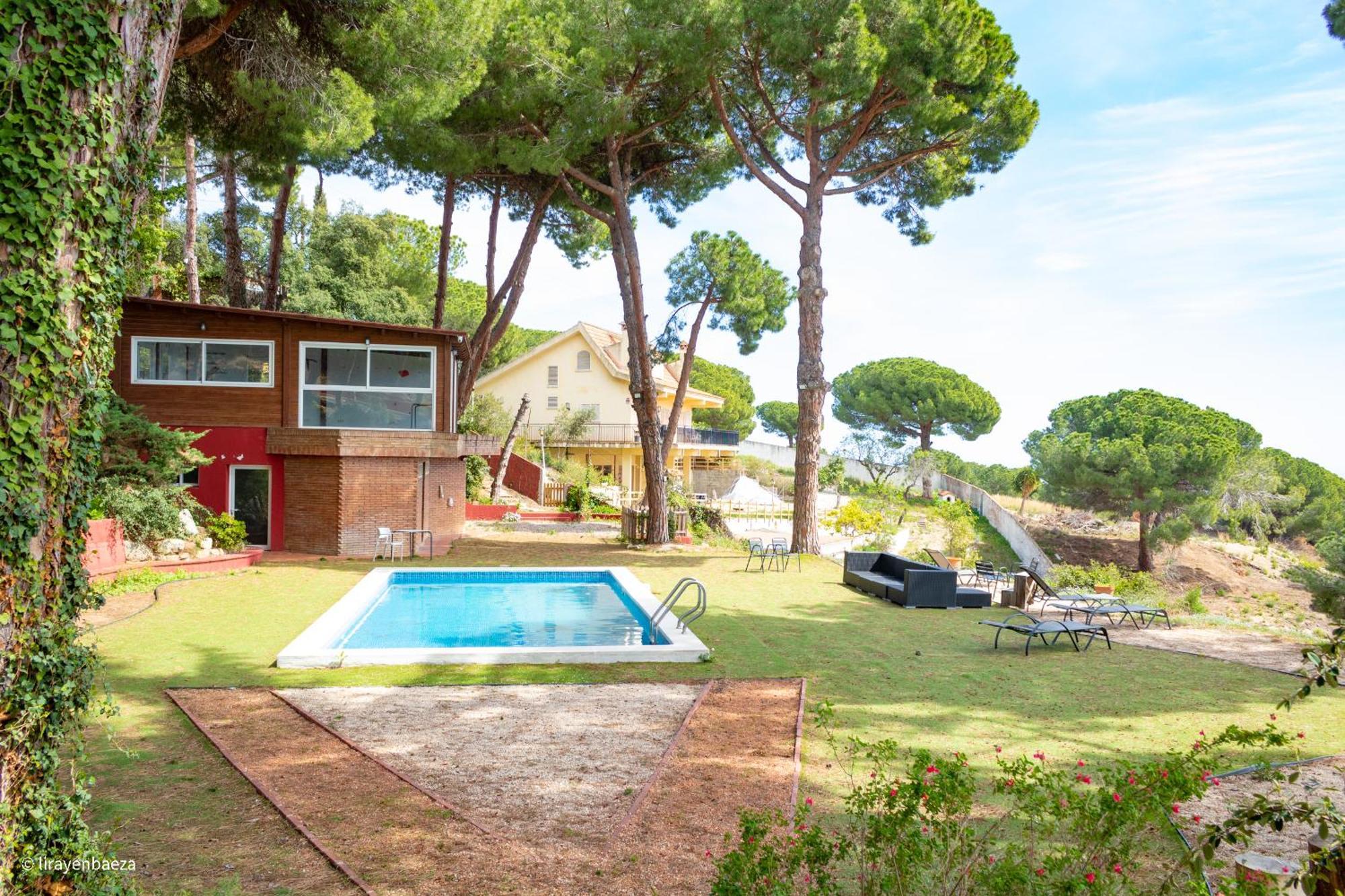 Villa Maresme & Villa Rosa Mataro Bagian luar foto