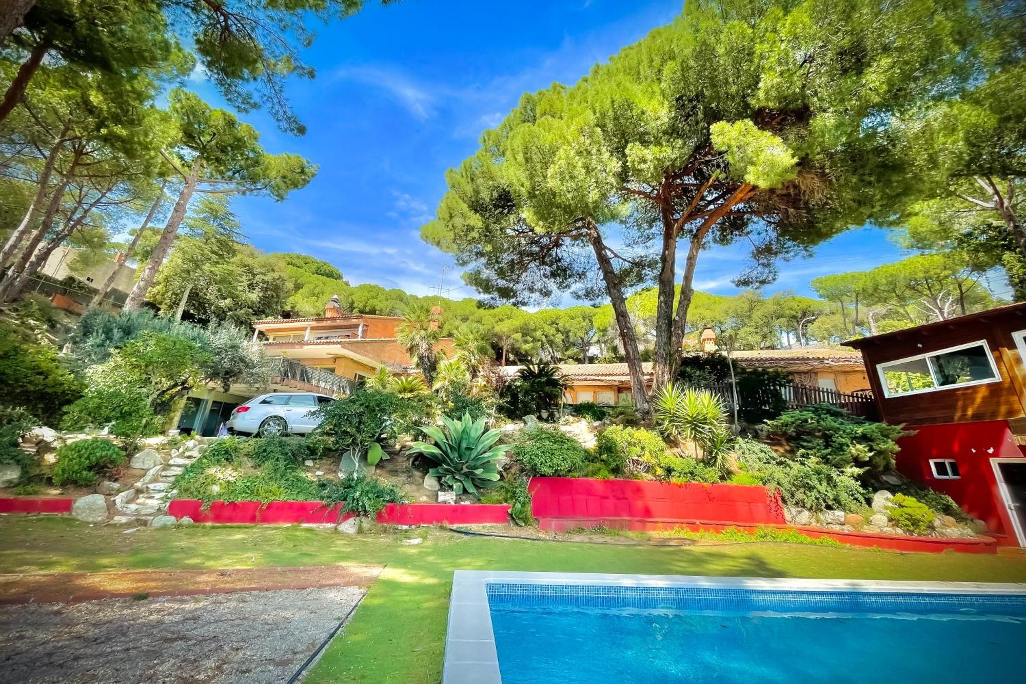 Villa Maresme & Villa Rosa Mataro Bagian luar foto