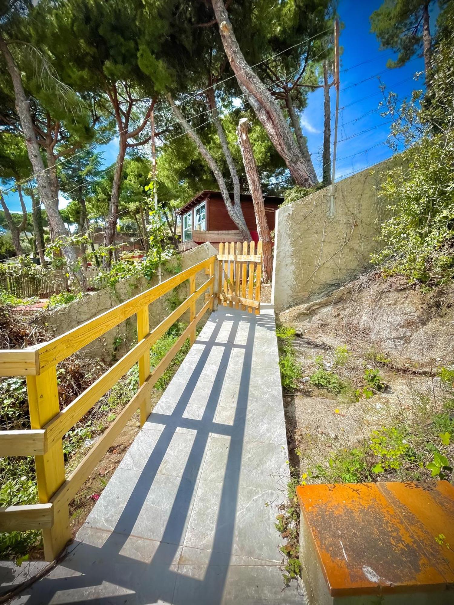 Villa Maresme & Villa Rosa Mataro Bagian luar foto