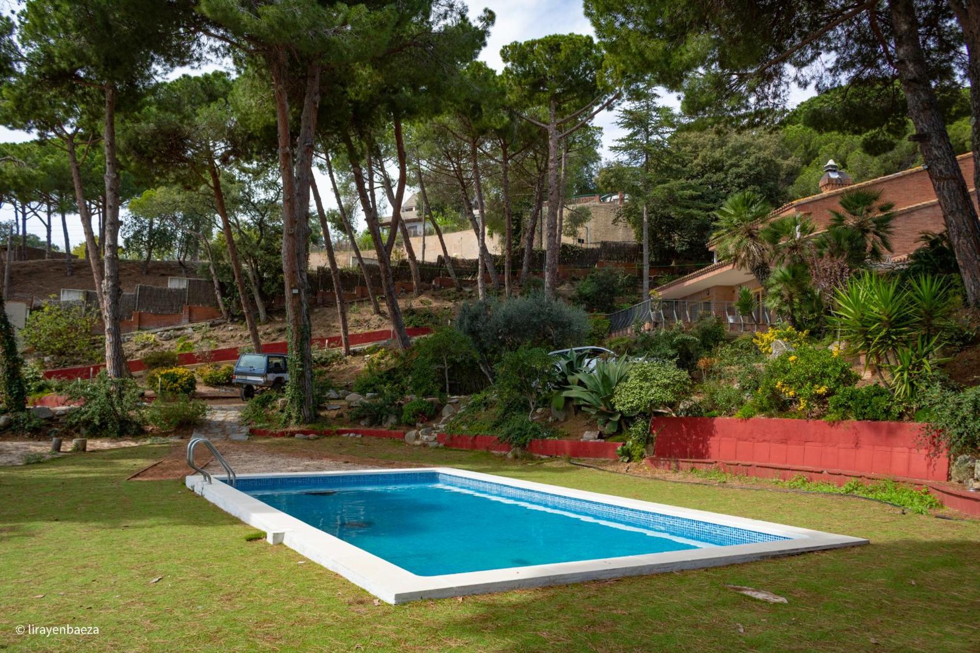 Villa Maresme & Villa Rosa Mataro Bagian luar foto