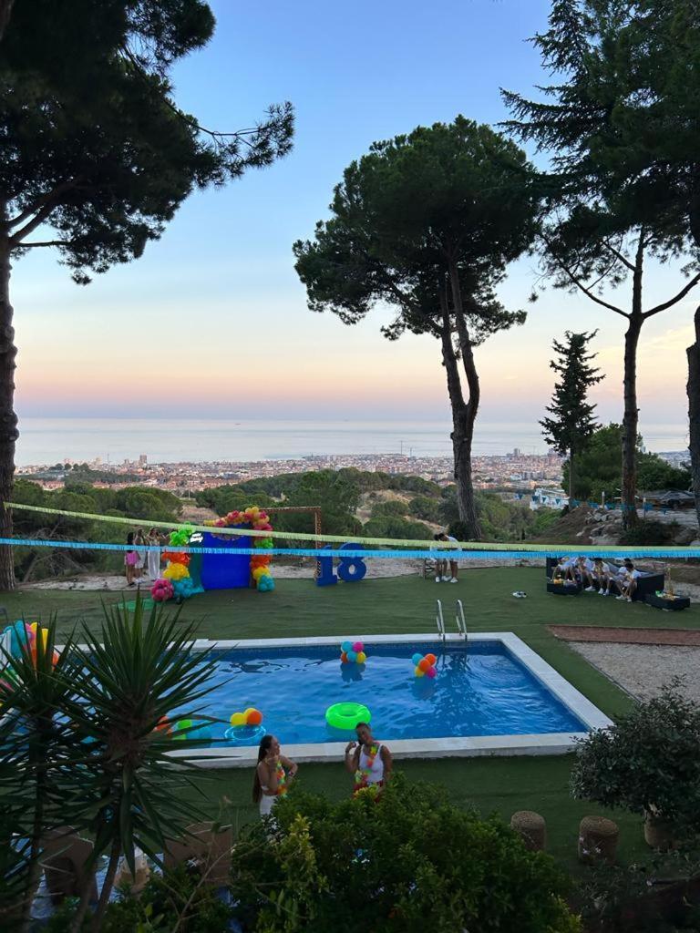 Villa Maresme & Villa Rosa Mataro Bagian luar foto